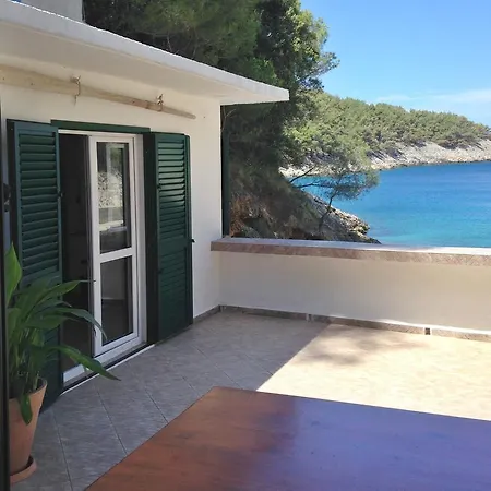 Holiday Uvala Vela Tatinja Casa de Férias Brusje